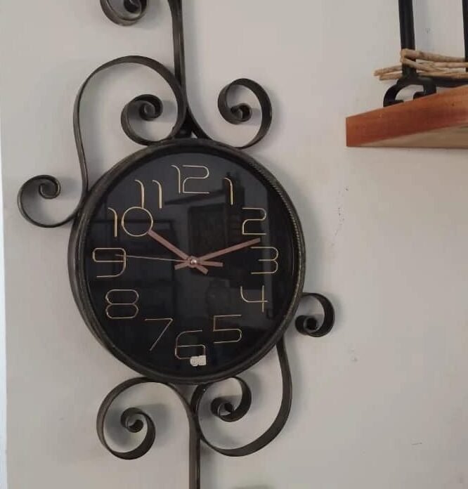 reloj forjado