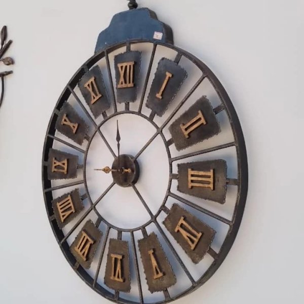 reloj hierro